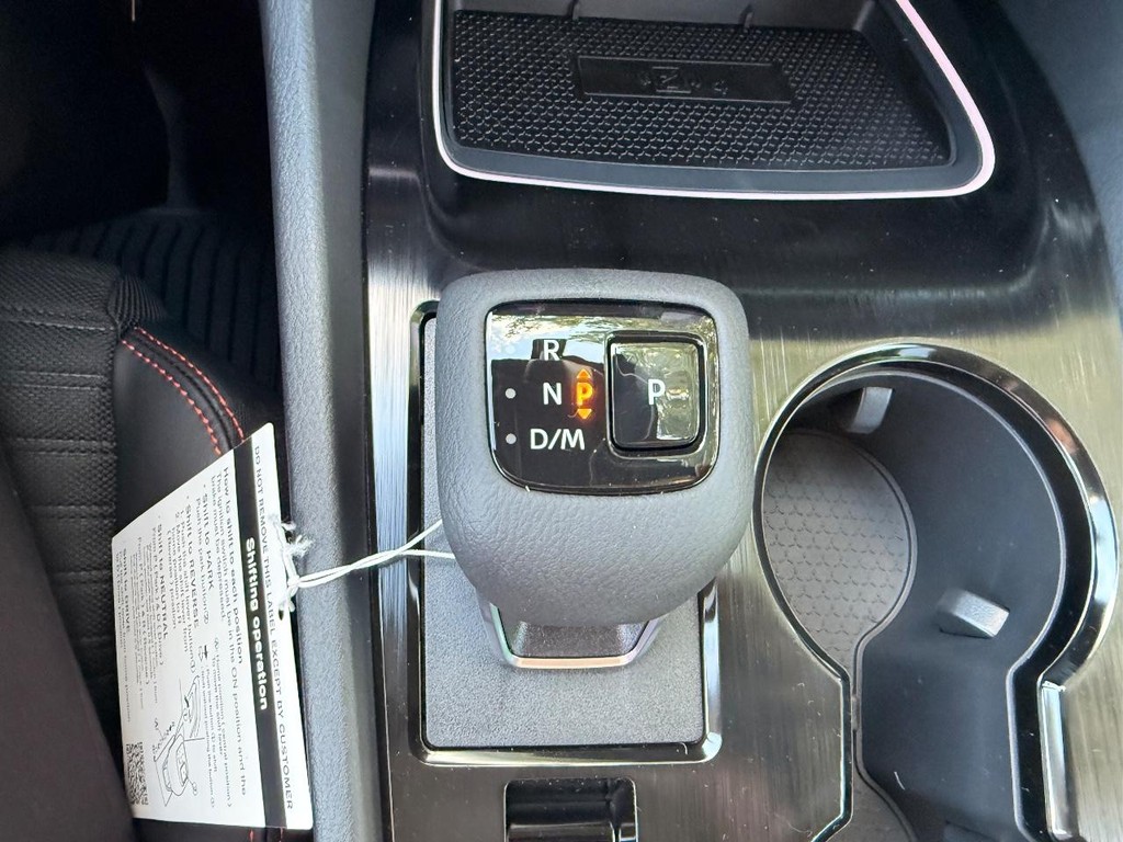 Nissan Rogue Vehicle Full-screen Gallery Image 10