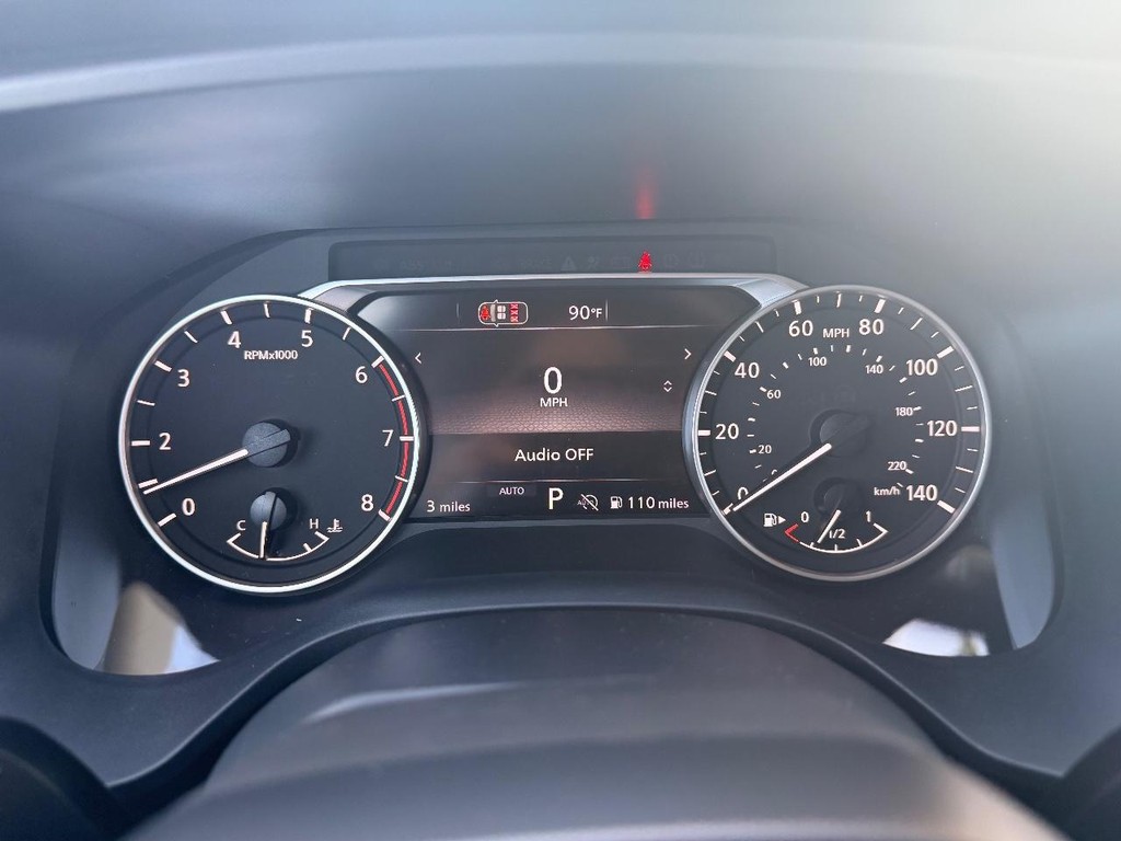 Nissan Rogue Vehicle Full-screen Gallery Image 14