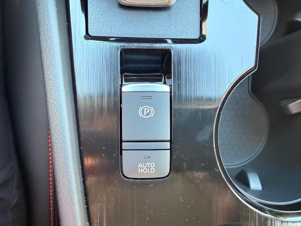 Nissan Rogue Vehicle Full-screen Gallery Image 11