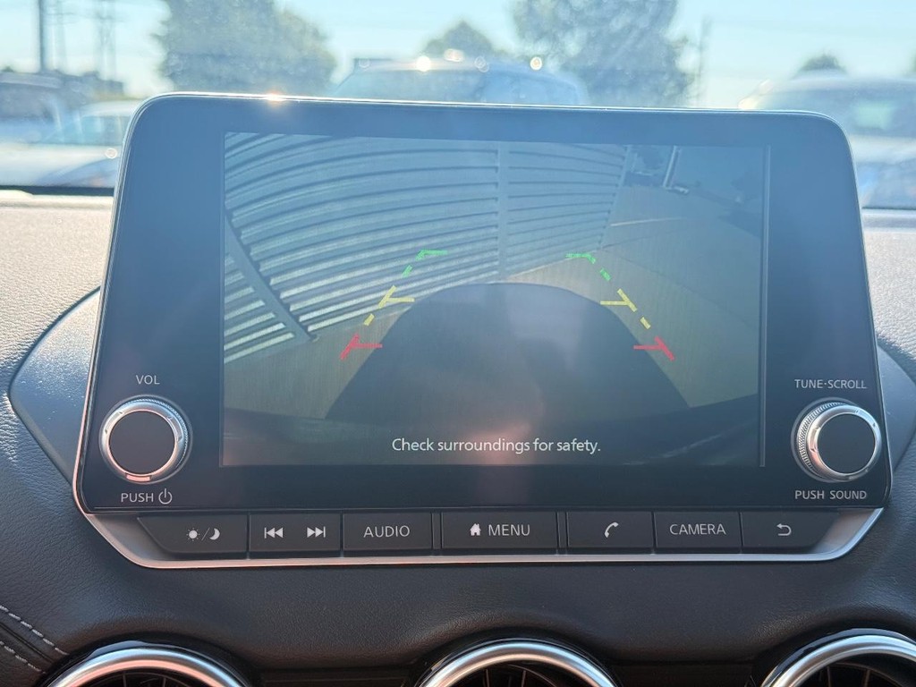 Nissan Sentra Vehicle Full-screen Gallery Image 17