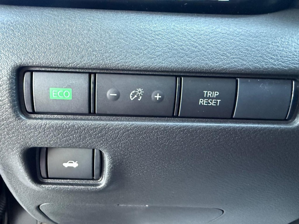 Nissan Sentra Vehicle Full-screen Gallery Image 14