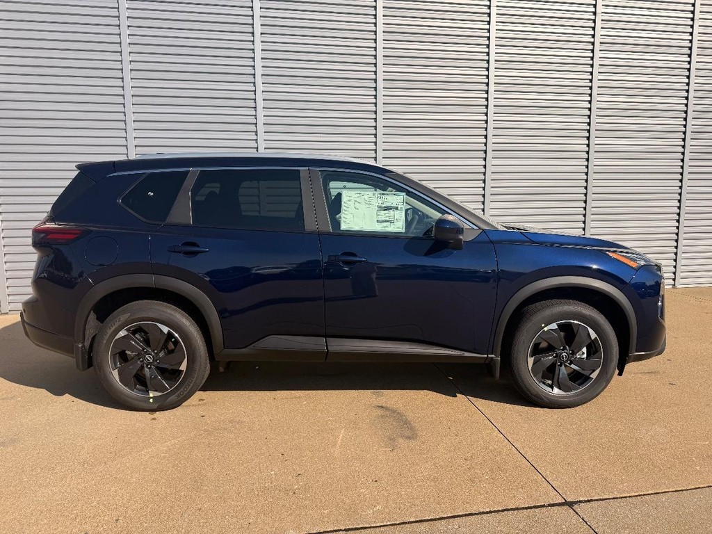 Nissan Rogue Vehicle Full-screen Gallery Image 29