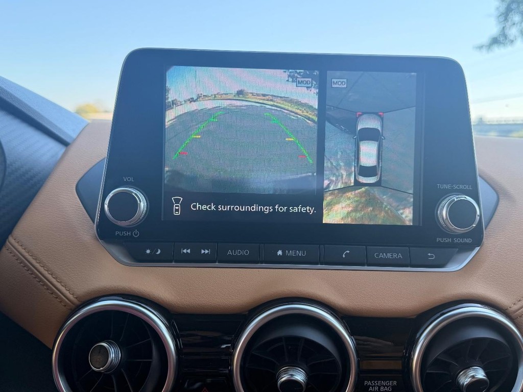 Nissan Sentra Vehicle Full-screen Gallery Image 18