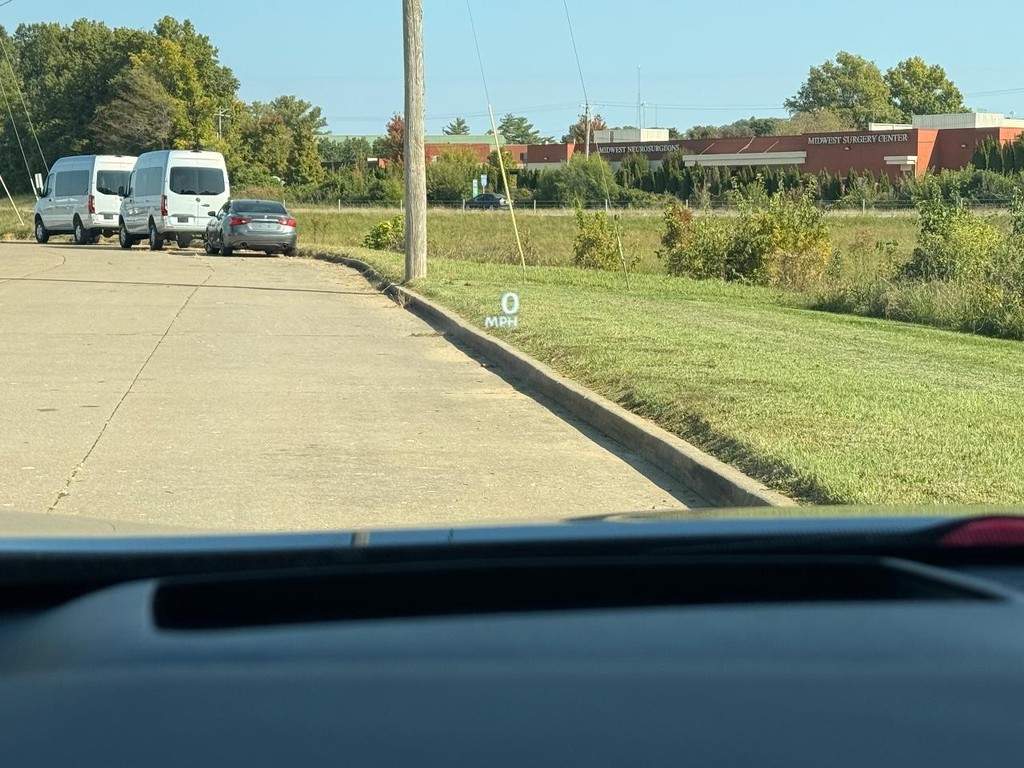 Nissan Rogue Vehicle Full-screen Gallery Image 07