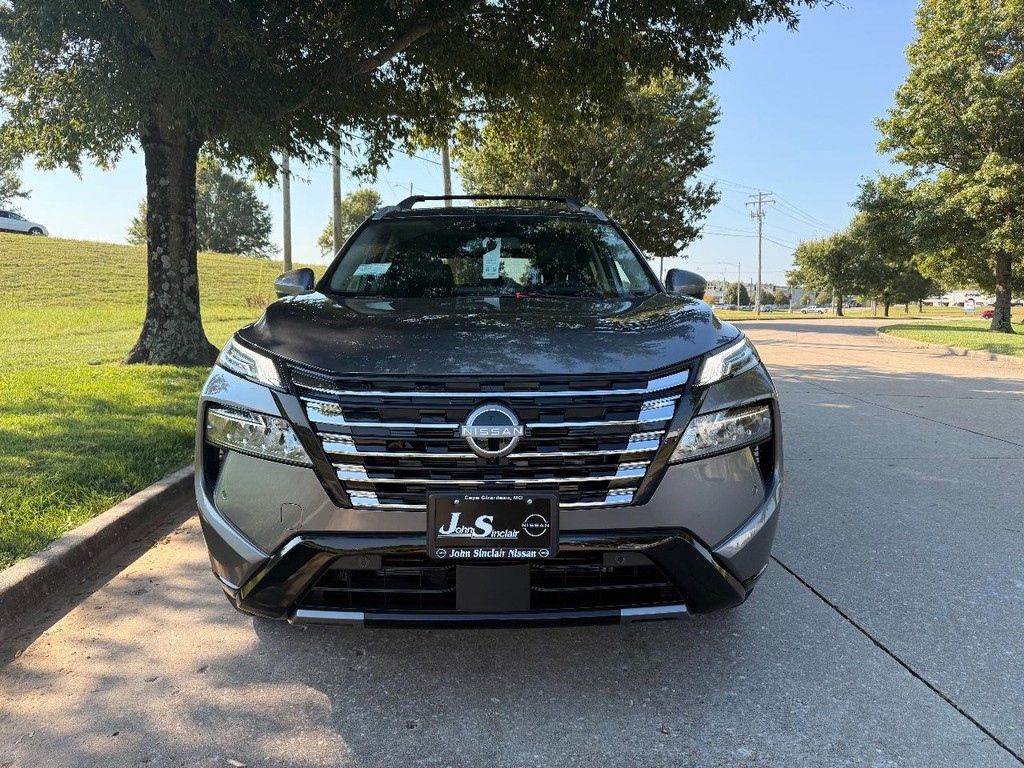 Nissan Rogue Vehicle Full-screen Gallery Image 32