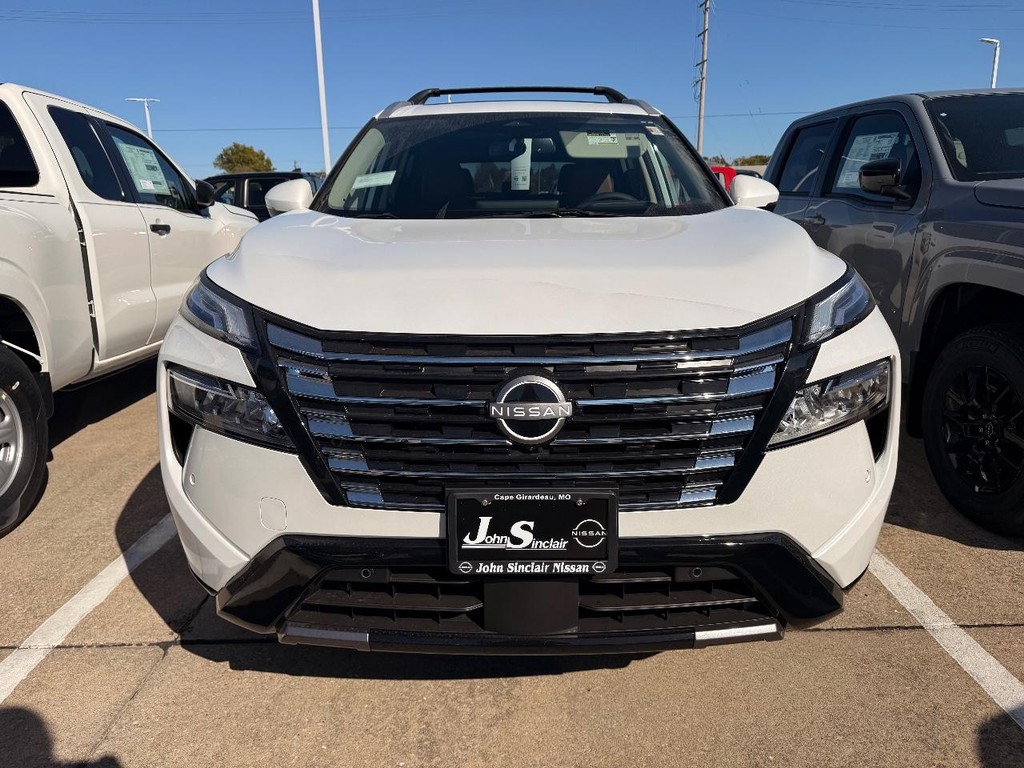 Nissan Rogue Vehicle Full-screen Gallery Image 24