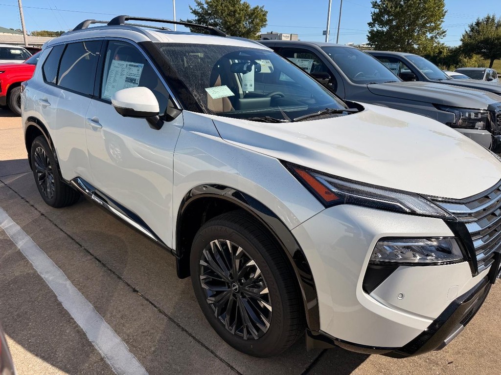 Nissan Rogue Vehicle Full-screen Gallery Image 25