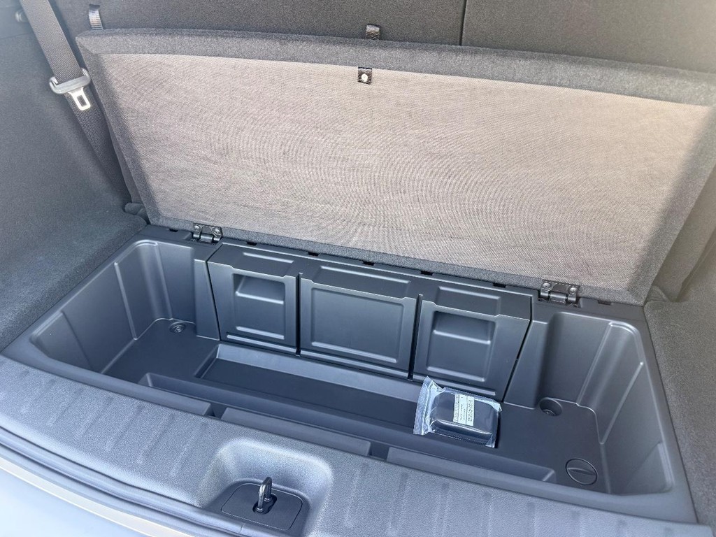 Nissan Pathfinder Vehicle Full-screen Gallery Image 27