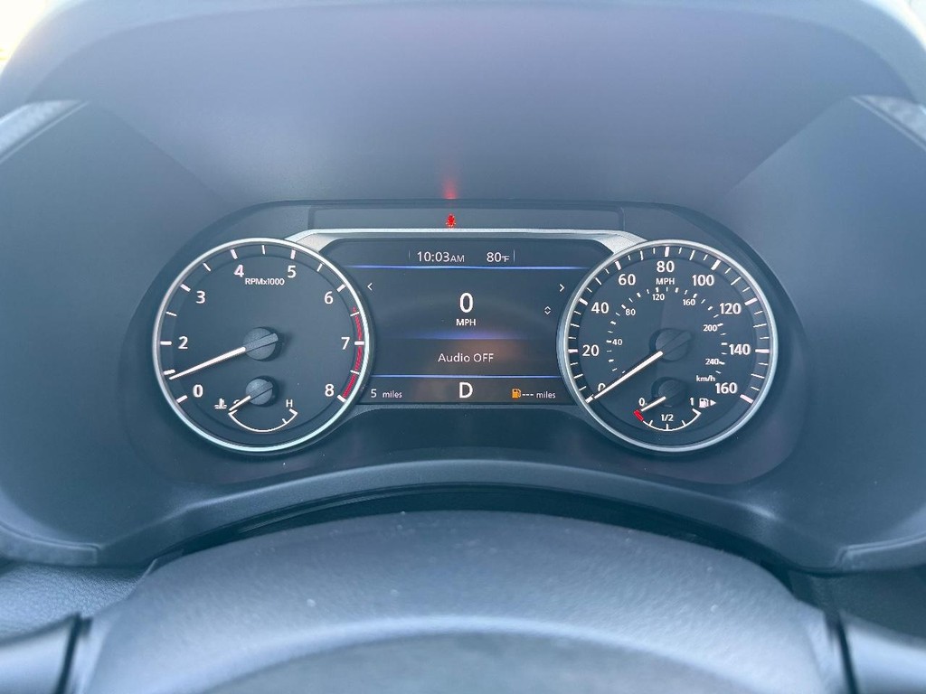 Nissan Sentra Vehicle Full-screen Gallery Image 11