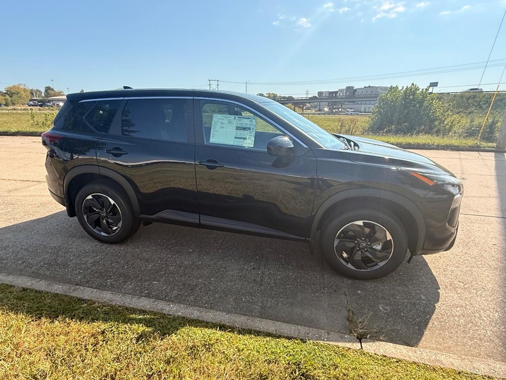 Nissan Rogue Vehicle Full-screen Gallery Image 24
