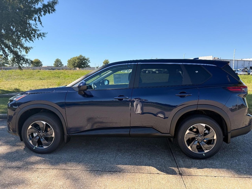Nissan Rogue Vehicle Full-screen Gallery Image 24