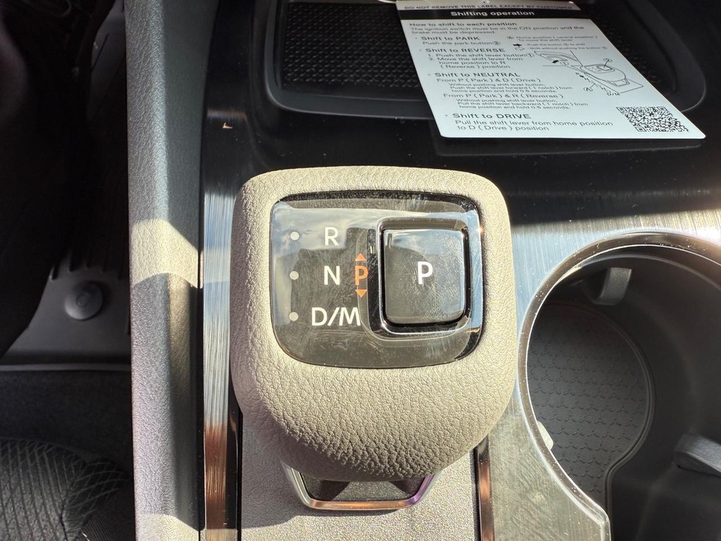 Nissan Rogue Vehicle Full-screen Gallery Image 30