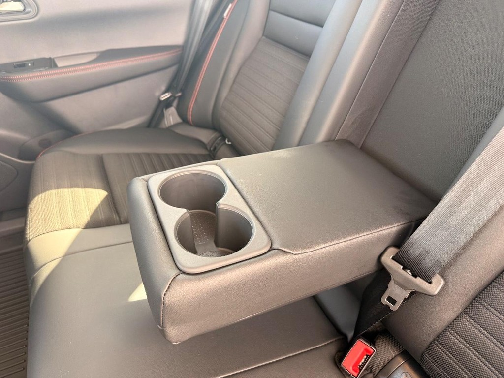 Nissan Rogue Vehicle Full-screen Gallery Image 19