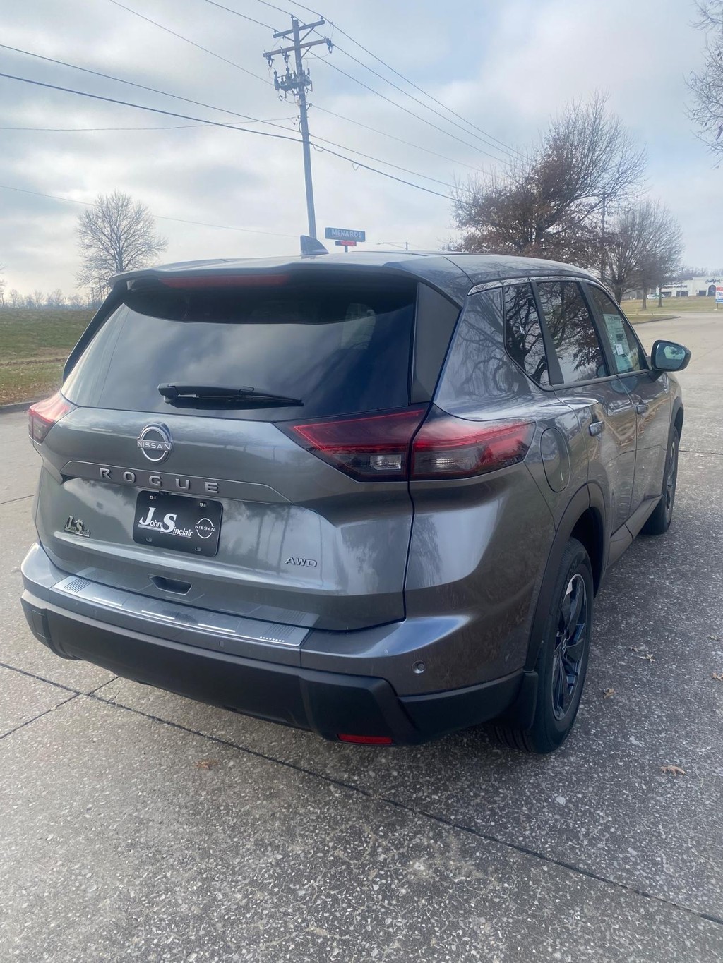 Nissan Rogue Vehicle Full-screen Gallery Image 10