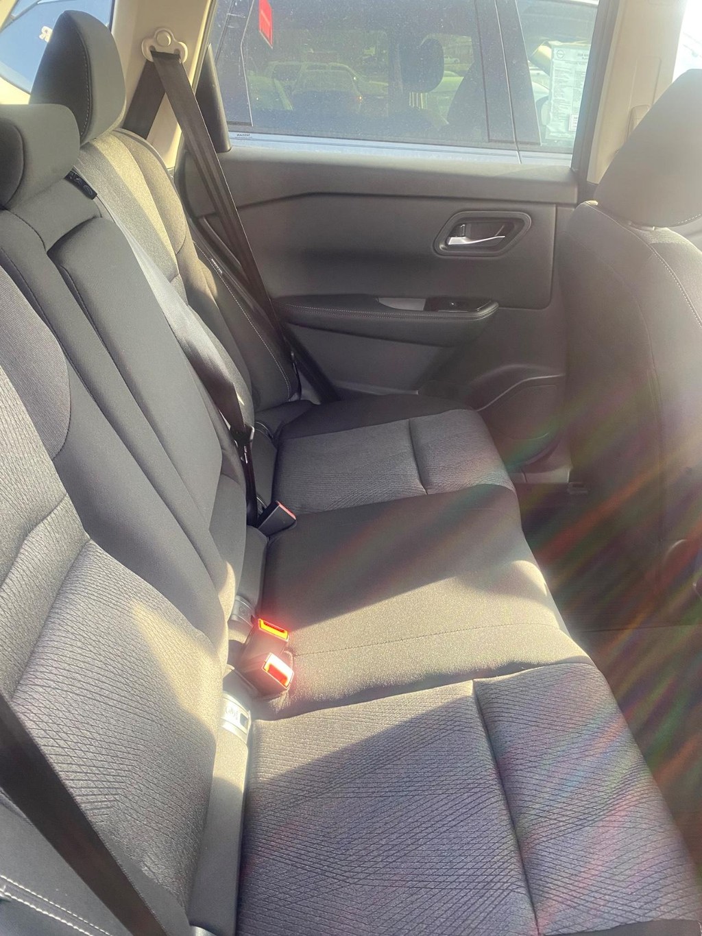 Nissan Rogue Vehicle Full-screen Gallery Image 13