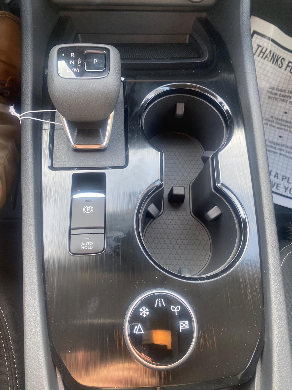 Nissan Rogue Vehicle Full-screen Gallery Image 14