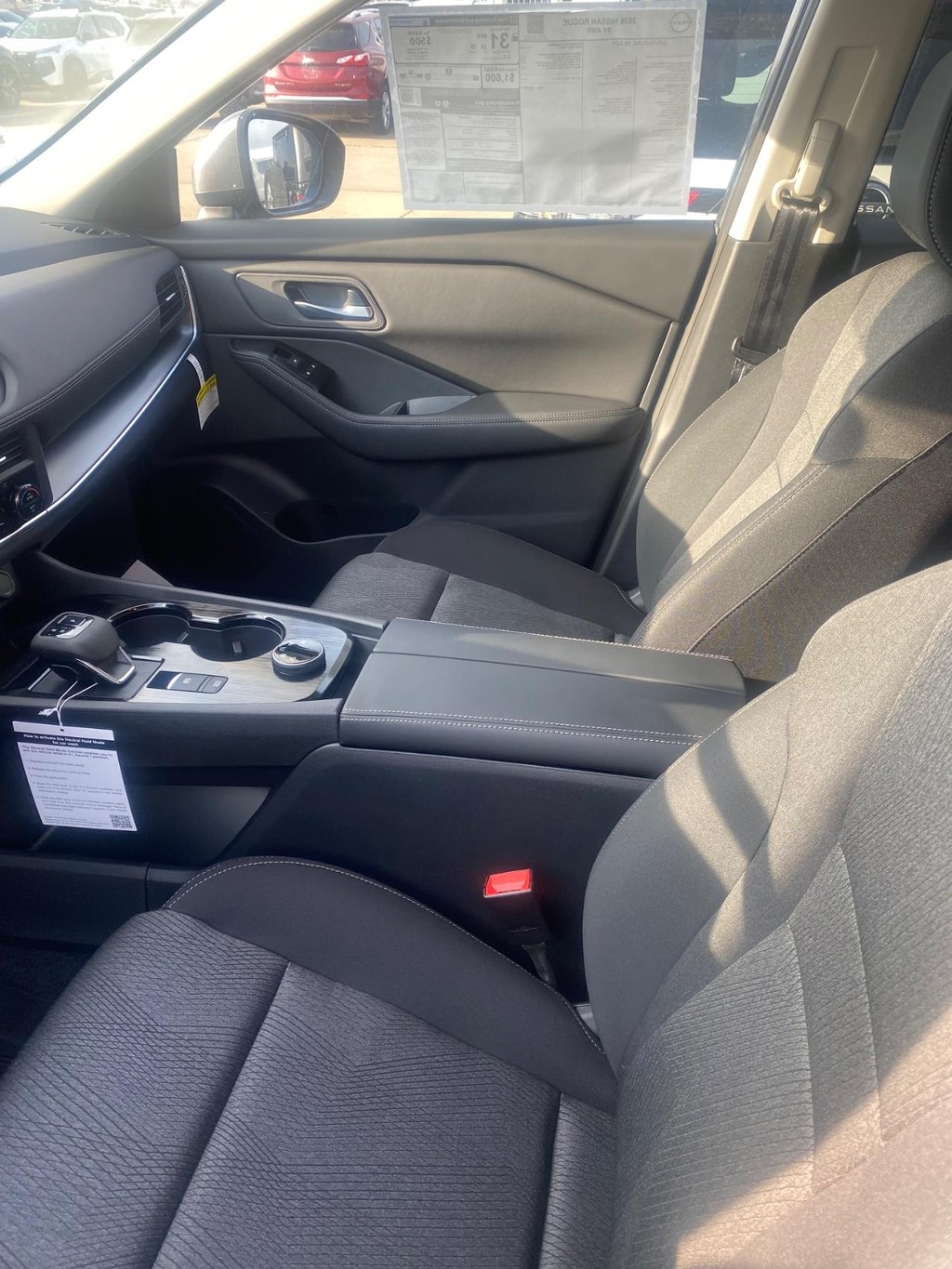 Nissan Rogue Vehicle Full-screen Gallery Image 16