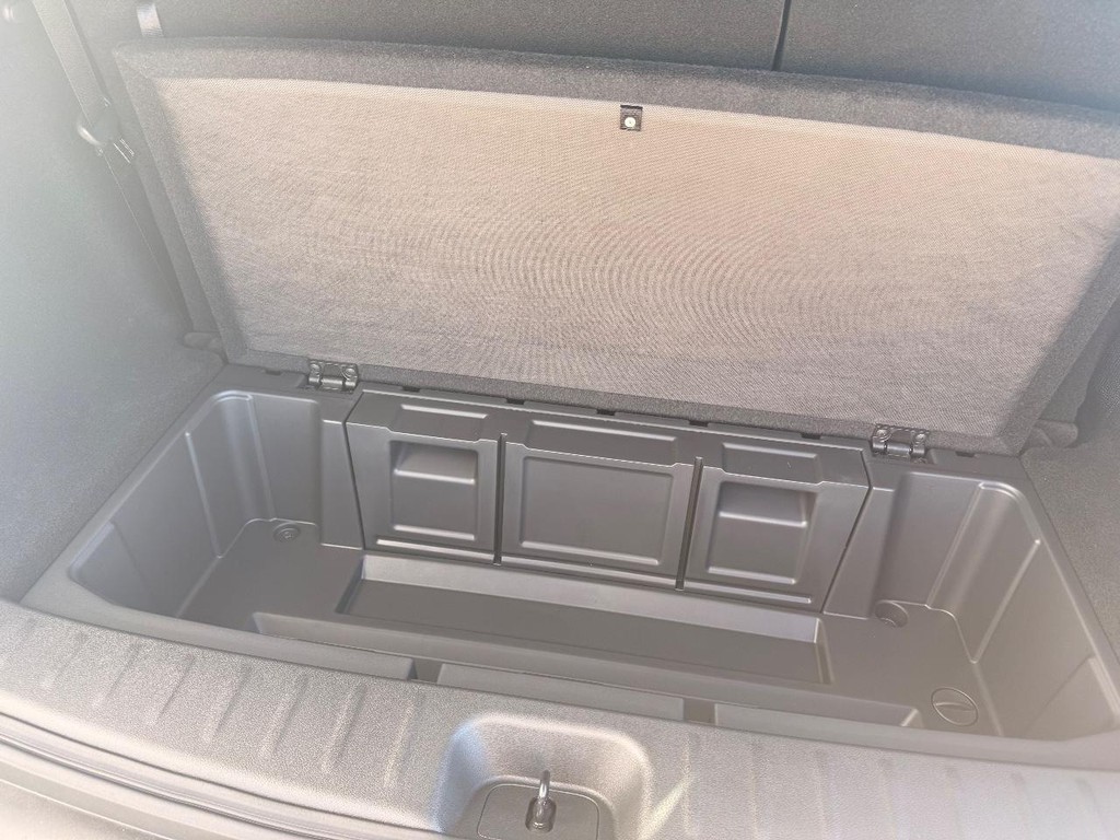 Nissan Pathfinder Vehicle Full-screen Gallery Image 25