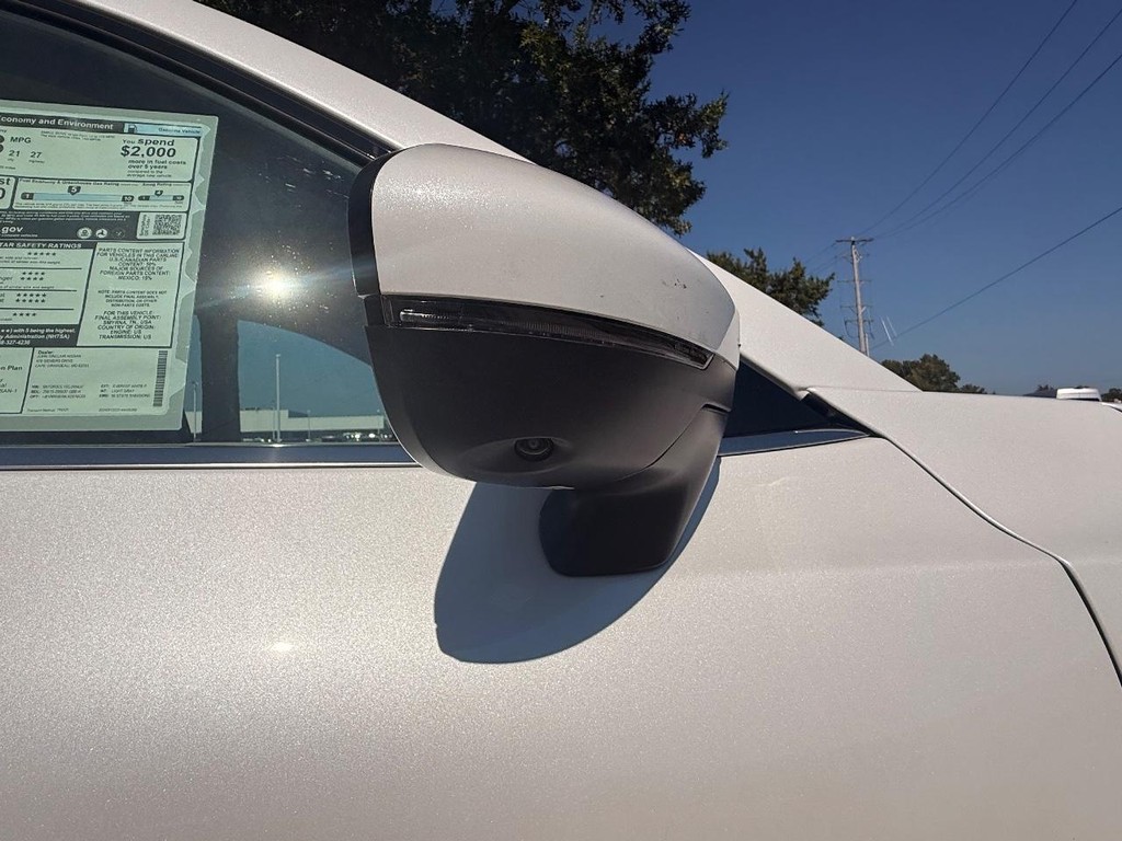 Nissan Pathfinder Vehicle Full-screen Gallery Image 19