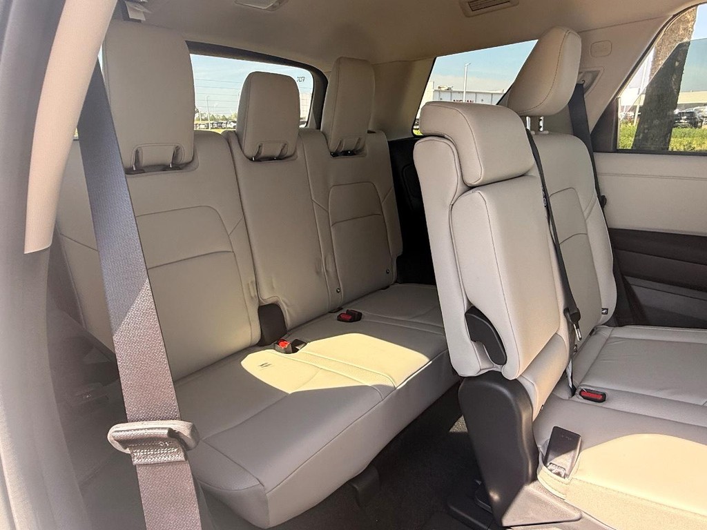 Nissan Pathfinder Vehicle Full-screen Gallery Image 20