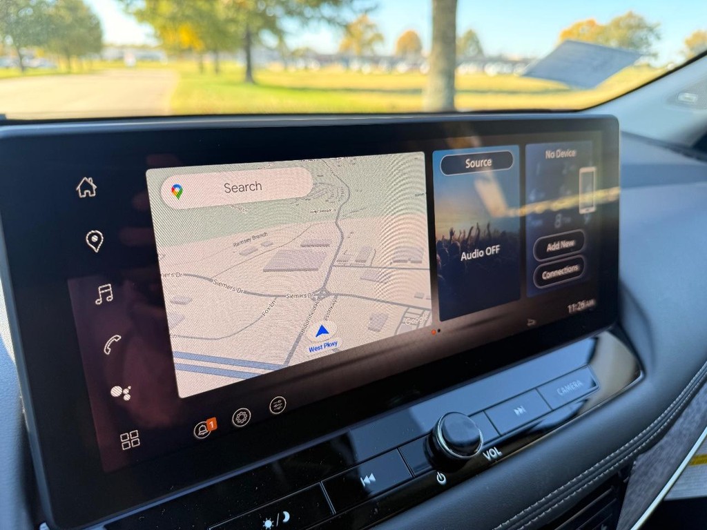 Nissan Rogue Vehicle Full-screen Gallery Image 05