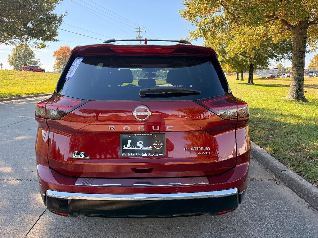 Nissan Rogue Vehicle Full-screen Gallery Image 27