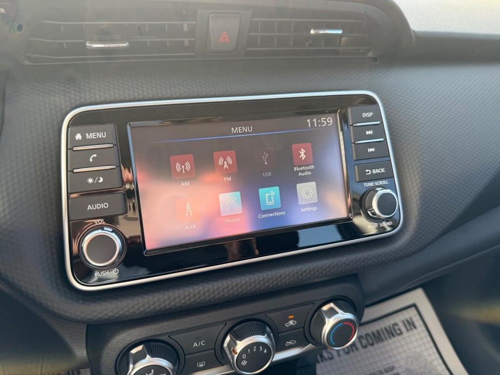 Nissan Kicks Play Vehicle Full-screen Gallery Image 14