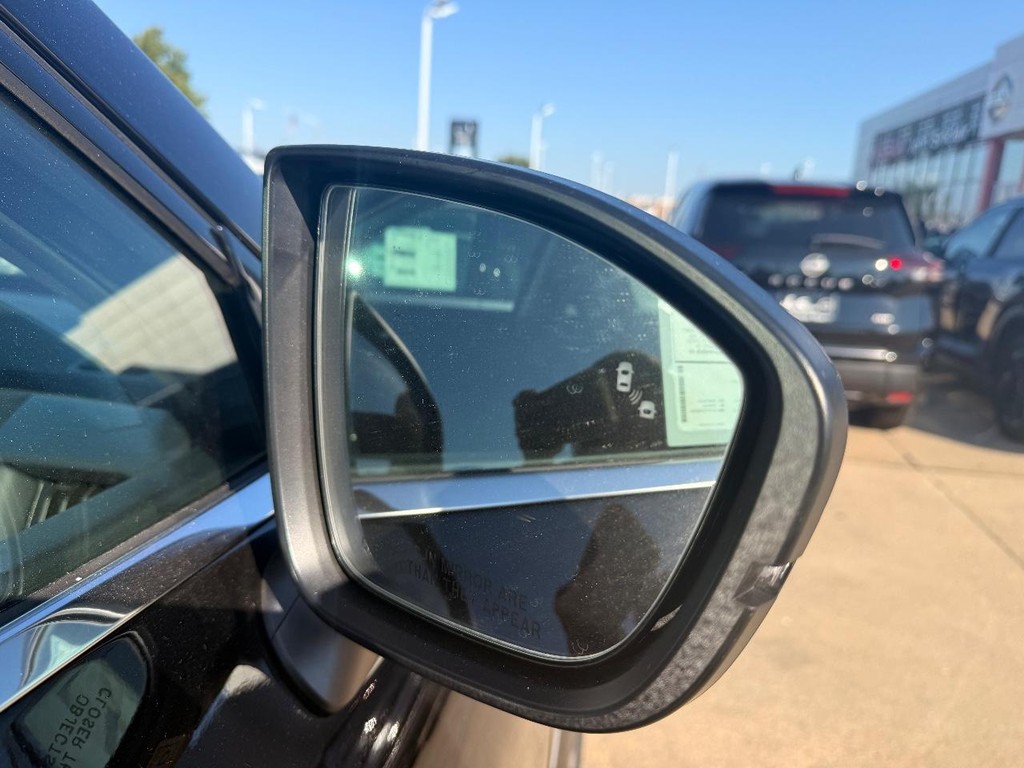 Nissan Pathfinder Vehicle Full-screen Gallery Image 20