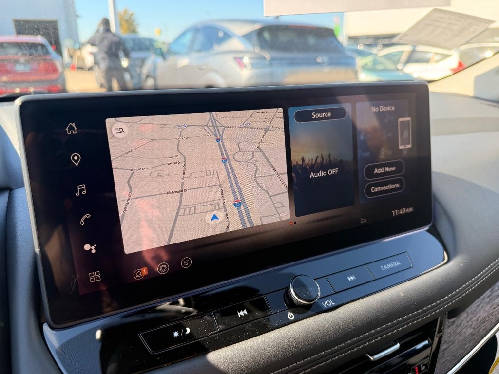 Nissan Rogue Vehicle Full-screen Gallery Image 12