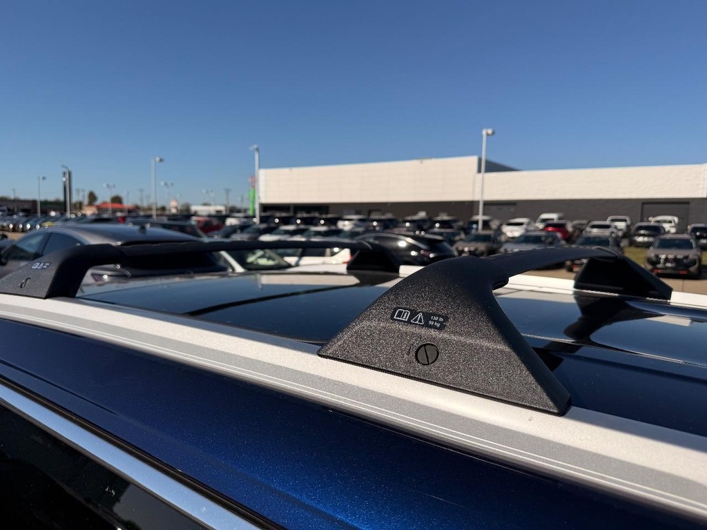 Nissan Rogue Vehicle Full-screen Gallery Image 20