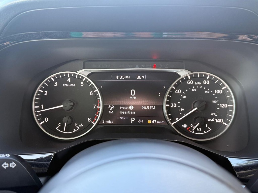 Nissan Pathfinder Vehicle Full-screen Gallery Image 18