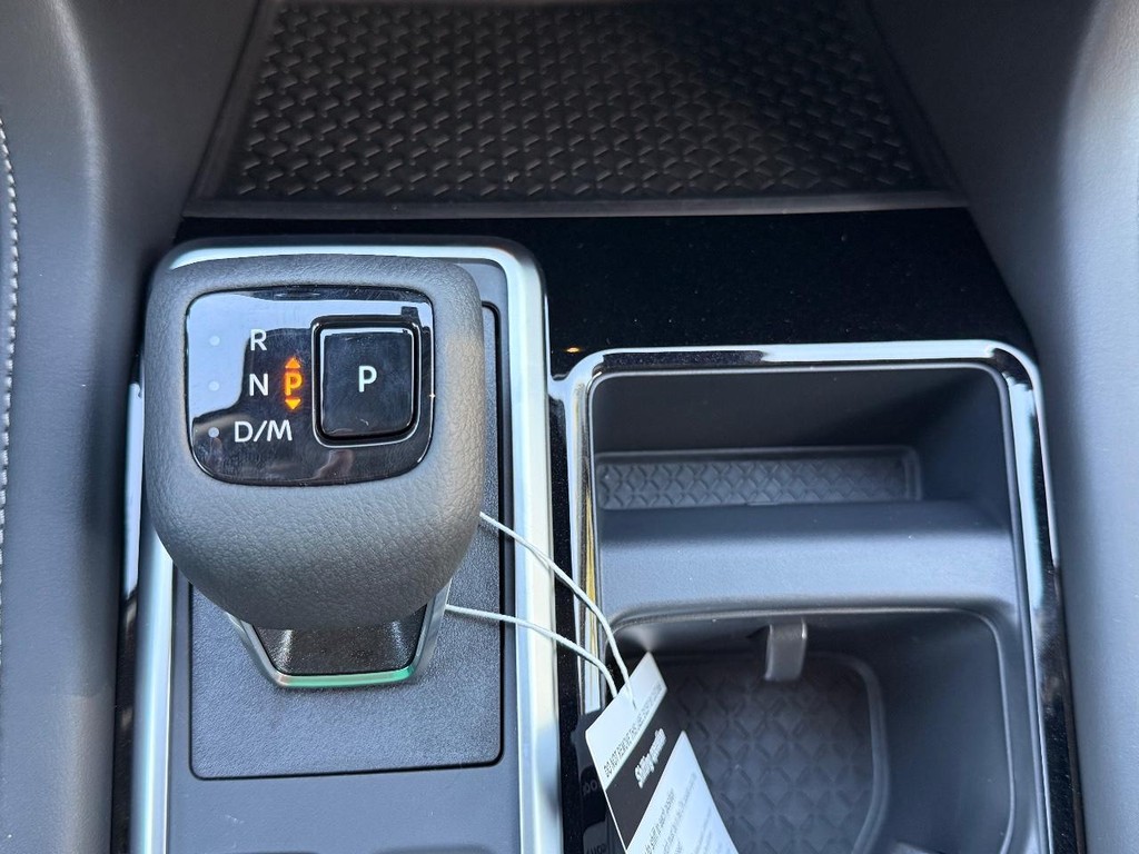 Nissan Pathfinder Vehicle Full-screen Gallery Image 26