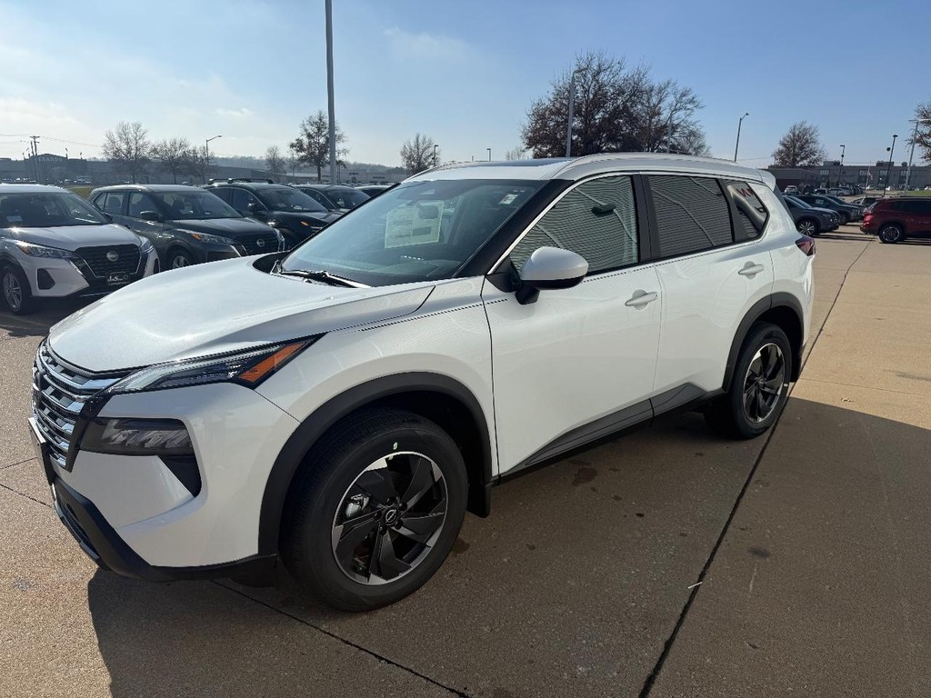 Nissan Rogue Vehicle Full-screen Gallery Image 28