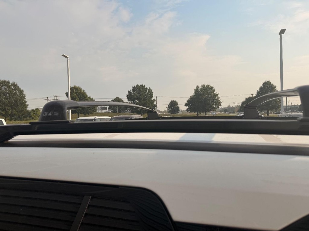 Nissan Pathfinder Vehicle Full-screen Gallery Image 19