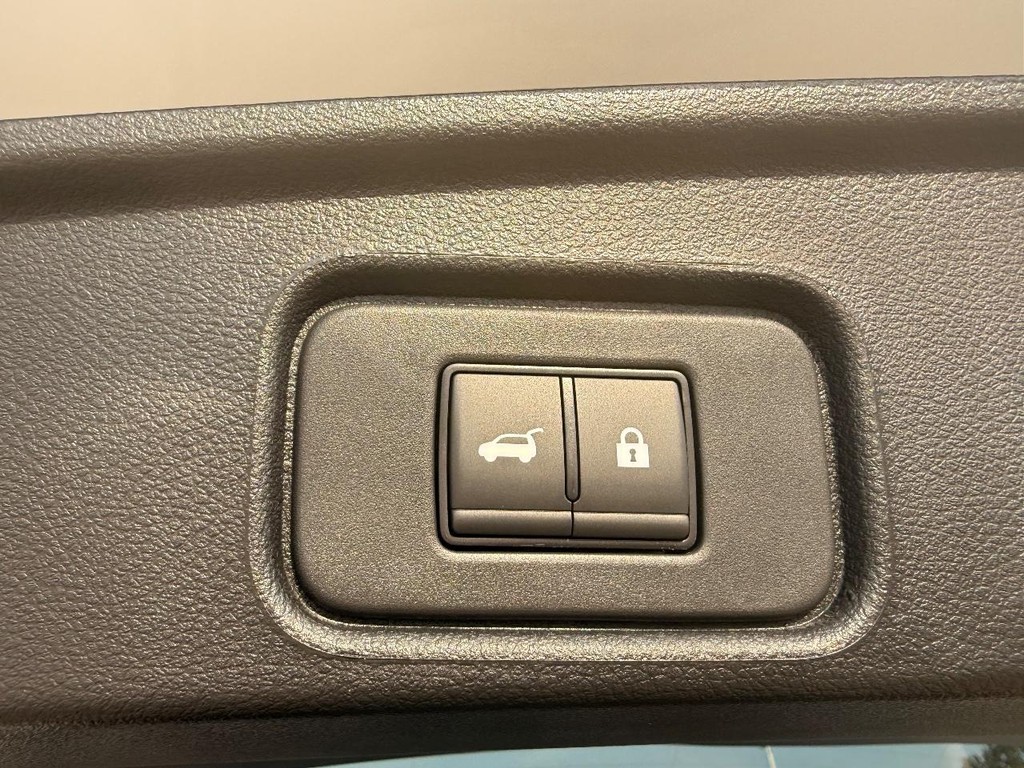 Nissan Pathfinder Vehicle Full-screen Gallery Image 23