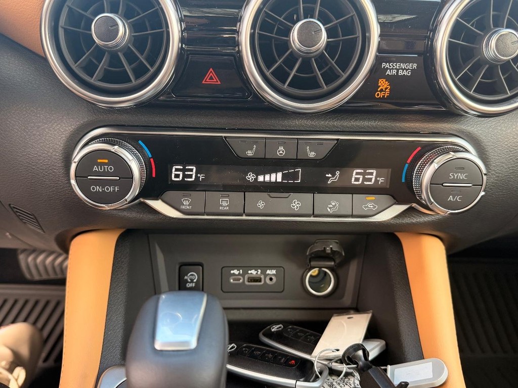 Nissan Sentra Vehicle Full-screen Gallery Image 14