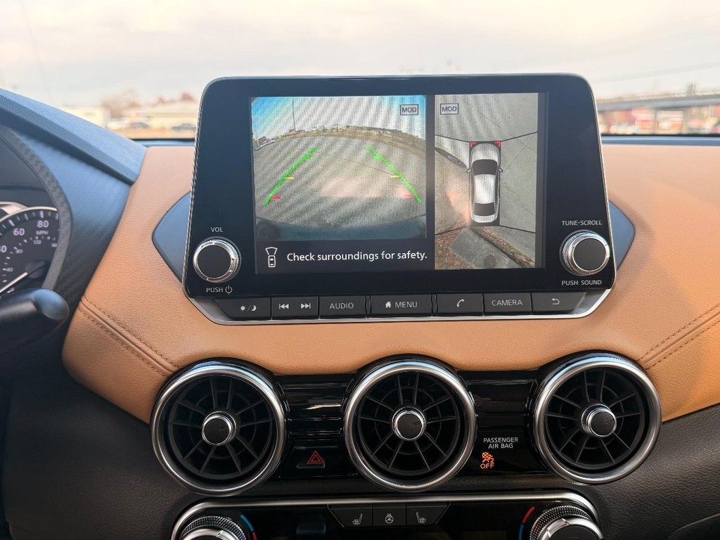 Nissan Sentra Vehicle Full-screen Gallery Image 15