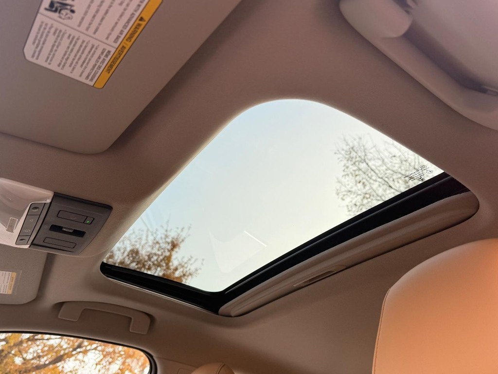 Nissan Sentra Vehicle Full-screen Gallery Image 17