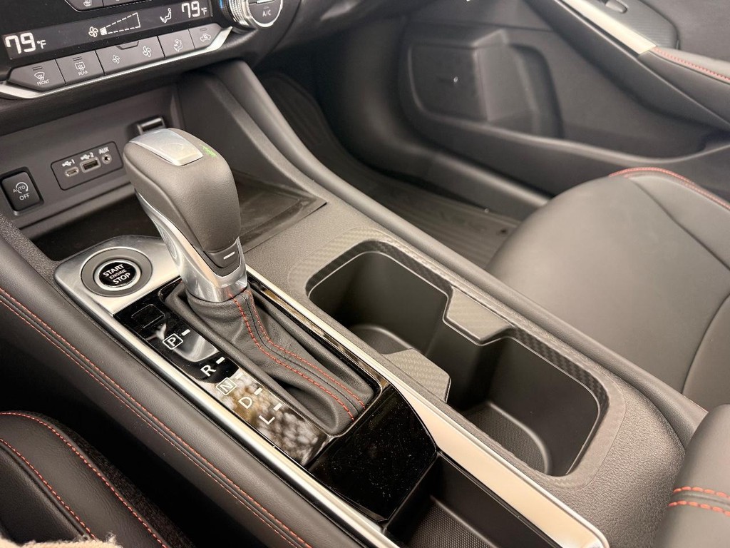 Nissan Sentra Vehicle Full-screen Gallery Image 08