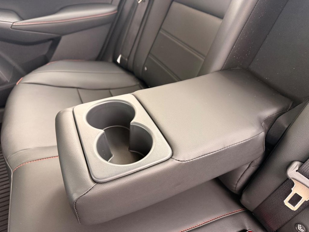 Nissan Sentra Vehicle Full-screen Gallery Image 21