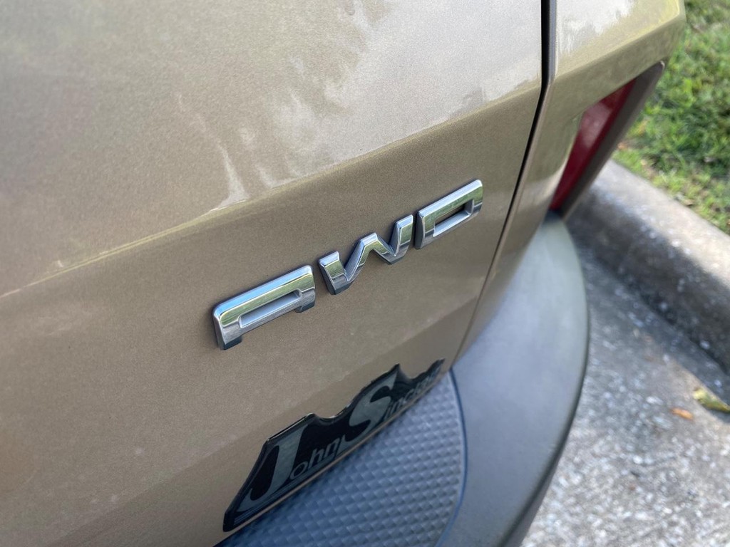 Ford Escape Vehicle Full-screen Gallery Image 09