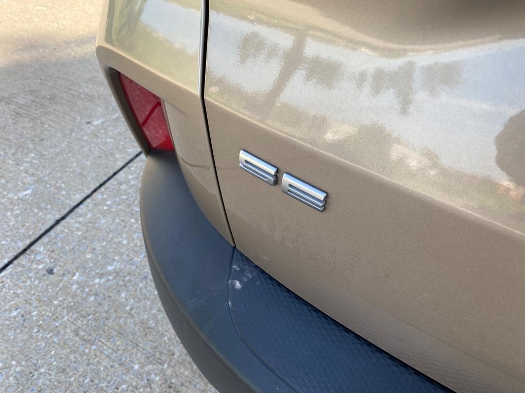 Ford Escape Vehicle Full-screen Gallery Image 10