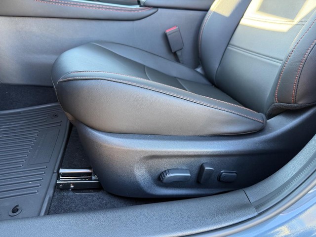 Nissan Sentra Vehicle Full-screen Gallery Image 11