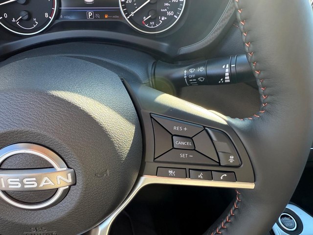 Nissan Sentra Vehicle Full-screen Gallery Image 16