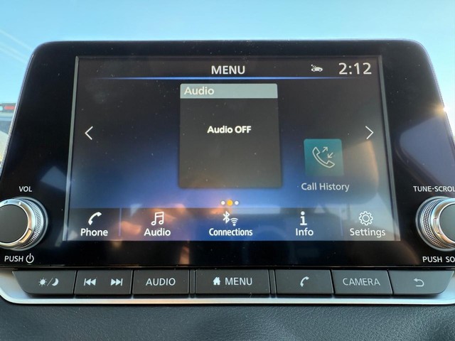 Nissan Sentra Vehicle Full-screen Gallery Image 18