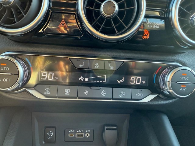 Nissan Sentra Vehicle Full-screen Gallery Image 20