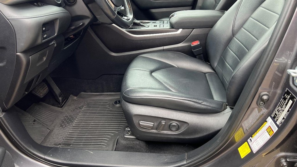 Toyota Highlander Vehicle Full-screen Gallery Image 23