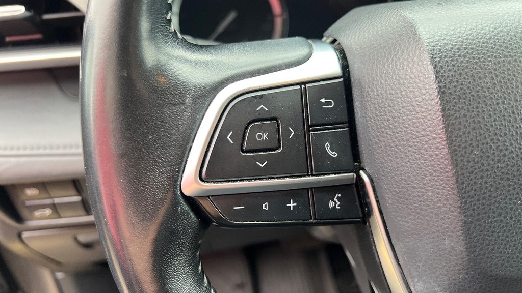 Toyota Highlander Vehicle Full-screen Gallery Image 26