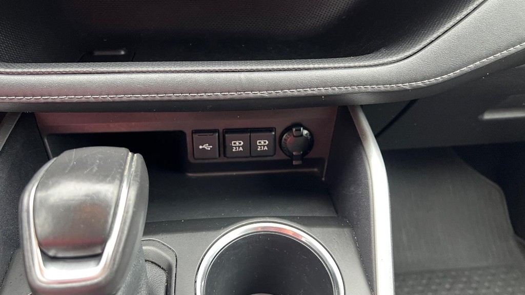 Toyota Highlander Vehicle Full-screen Gallery Image 29