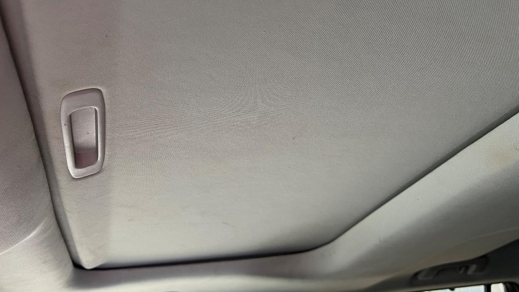 Toyota Highlander Vehicle Full-screen Gallery Image 34